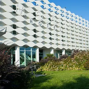 4* Hotel Mo.om