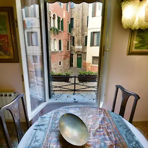 Ve.n.i.ce. Cera Casa Del Sol , Venedig Italien